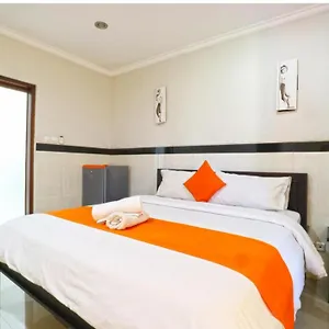 2* Pensión Rena Segara House Kuta